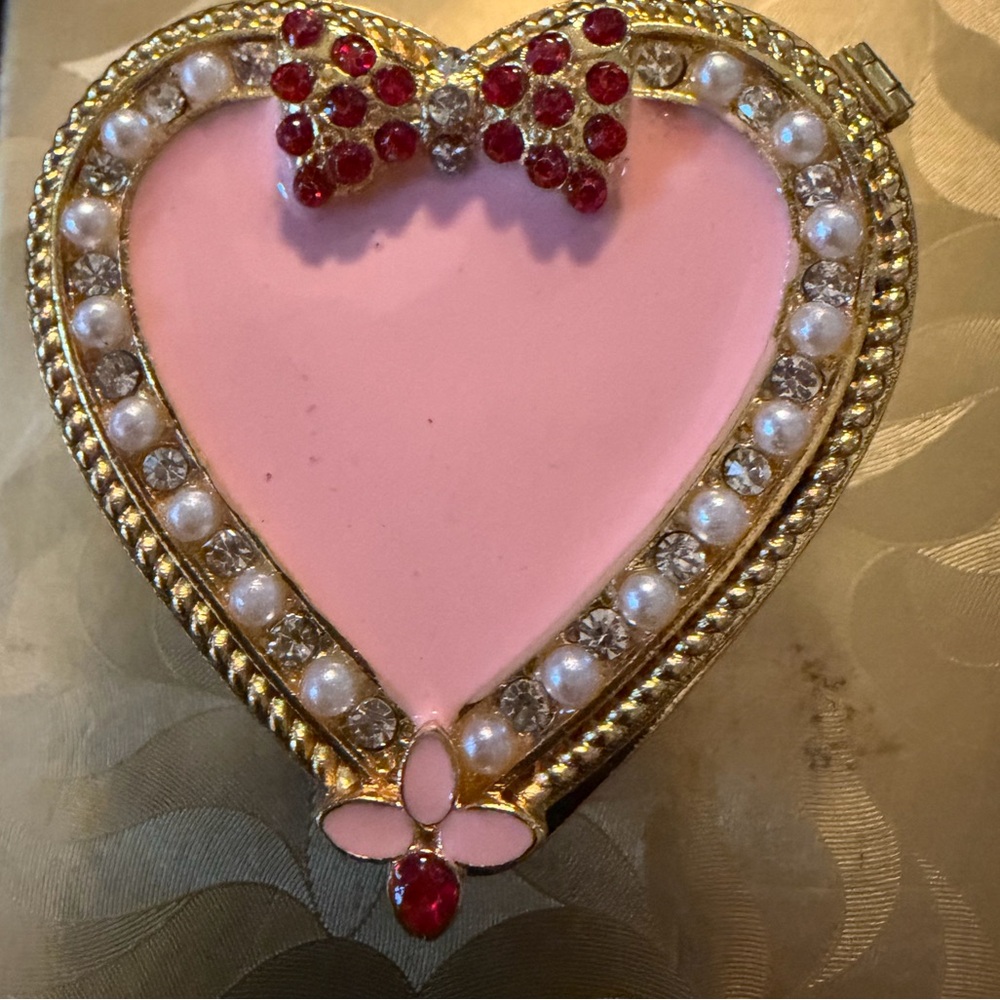 Porcelain Hinged Magnetic Closure Pink Heart w/Bow Trinket Box